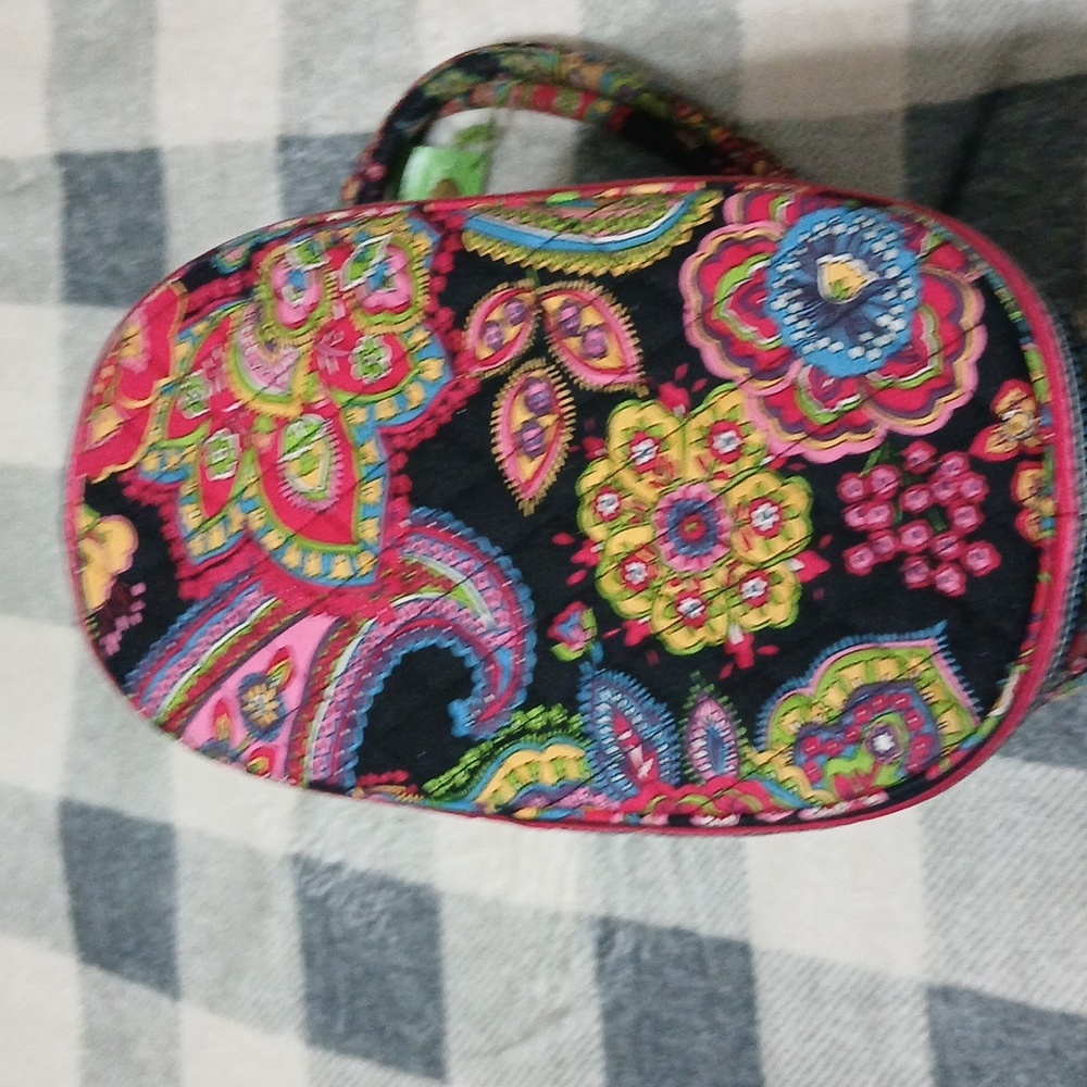 Vera Bradley - Picture 3 of 6